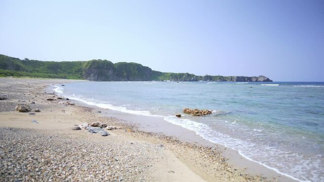 沖縄県国頭郡国頭村の辺戸、宇佐浜の海を地上から撮影した風景 4K60fps The scenery of the sea at Hedo and Usahama in Kunigami Village, Kunigami-gun, Okinawa Prefecture, Japan, shot from the ground. 4K60fps