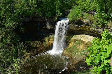Fototapeta na wymiar Minnehaha Waterfalls in Minneapolis, Minnesota