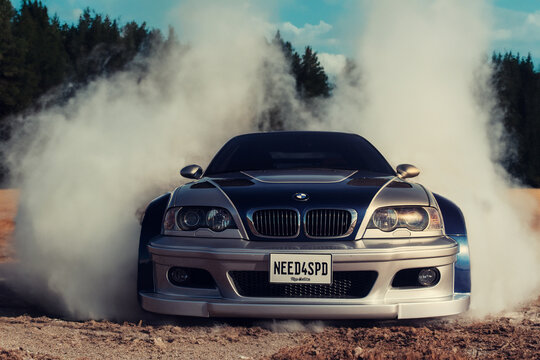 BMW M3 E46 GTR Most Wanted replica make a burnout and drift