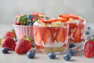 Dessert parfait strawberry cheesecake
