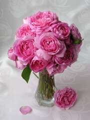 Damask rose bunch in vase