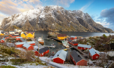 Aussicht auf das Dorf Nusfjord in Norwegen