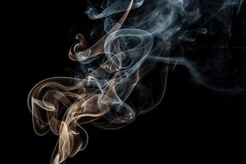 Nubosidad blanca, fondo de niebla. Fondo abstracto con manchas de humo blanco de incienso sobre fondo negro. - obrazy, fototapety, plakaty