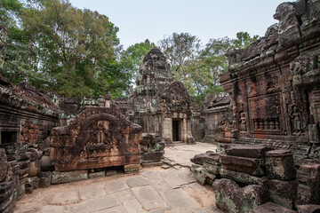 Fototapeta na wymiar Banteay Samre temple, is a temple at Angkor where is showcases the unity of Hinduism and Buddhism located on Siem Reap, Cambodia