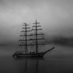 Fototapeta na wymiar ship in the mist
