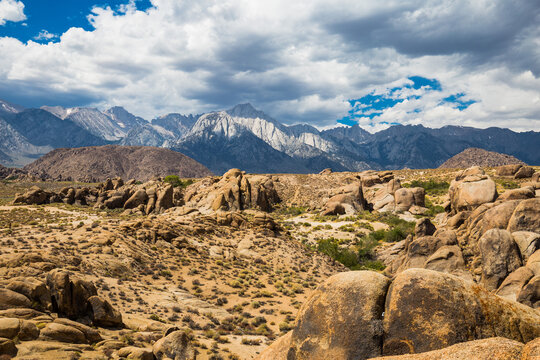 View of Alabama Hills, famous filming location rock formations near the eastern slope of Sierra Nevada, Owens Valley, west of Lone Pine in Inyo County, Inyo National Forest, California, United States.