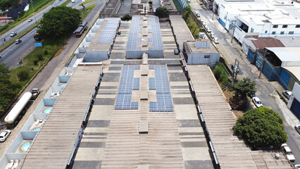 telhados de galpoes com energia solar - obrazy, fototapety, plakaty