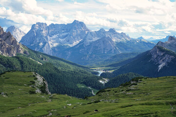 Fototapeta na wymiar Tre Cime Di Lavaredo national park, Italia, Dolomites