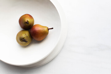 pears in a bowl