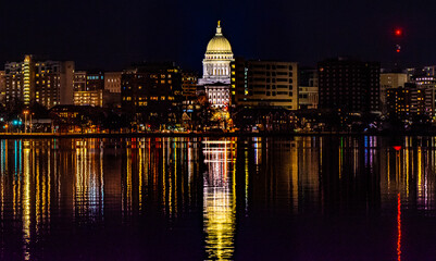 Fototapeta na wymiar Capitol building by Monona Terrace in Madison Wisconsin during the Covid19 pandemic, night shot 