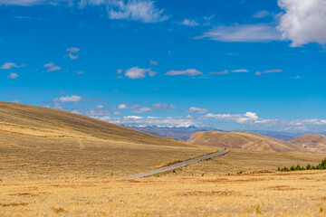 Fototapeta na wymiar paved highway that crosses the sierra de junin, one of the provinces of Peru