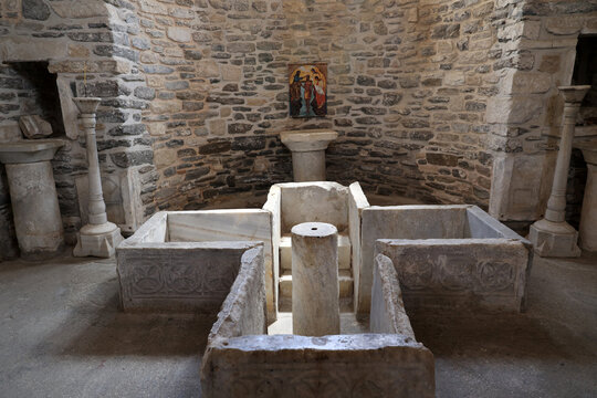Baptismal basin of the baptistery-Panagia Ekatontapyliani or Church of Our Lady of the Hundred Gates-Parikia, Paros, Cyclades, Greece