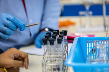 Solvent extraction system for samples  in the laboratory, Research and Development.