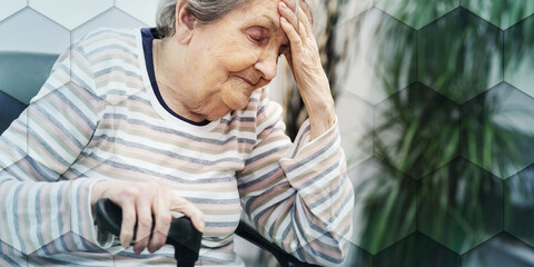 Obraz premium Elderly woman having headache, geometric pattern