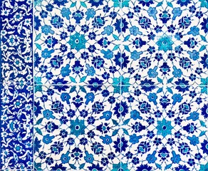 Fototapeta na wymiar Typical blue tiles of the Ottoman Empire at Topkapi Palace in Istanbul
