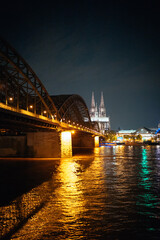 Kölner Dom bei Nacht