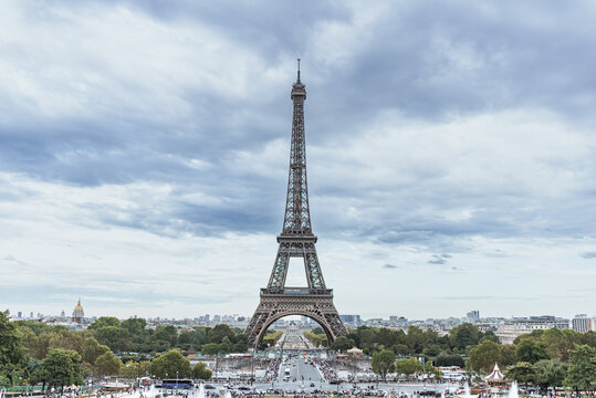 Pictures of Paris, Eiffel, Arc de Triomphe.