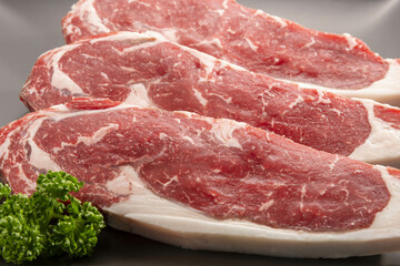 新鮮で美味しい生の牛肉