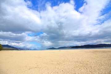 Fototapeta na wymiar 綺麗な白いビーチと美しい風景