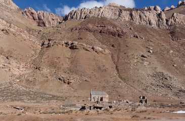 Puente del Inca, antigua iglesia cerca de las ruinas de las termas, en la provincia de Mendoza.
