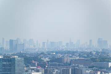 横浜みなとみらいの高所から、超望遠レンズで東京都心方面を撮影した風景　タイムラプス