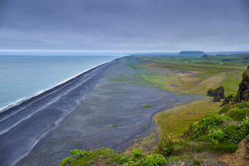 Panorámica de la Playa de arena negra Reynisfjara, Iceland