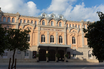 Fototapeta na wymiar Vista del teatro Romea en el centro de la ciudad de Murcia, españa.