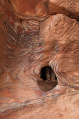 jordania petra ciudad perdida tumbas reales cueva nabateo desfiladero rosa esculpida en la roca...