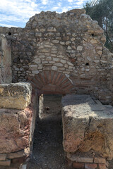 Canal de recorrido de las aguas residuales en un poblado romano