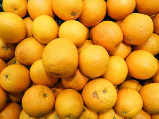 Oranges are also known to be used in beverages and desserts such as orange juice, orange ice cream, and orange cakes. Oranges also have health benefits. because it contains antioxidantst.