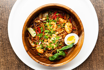 noodle with meat and vegetables