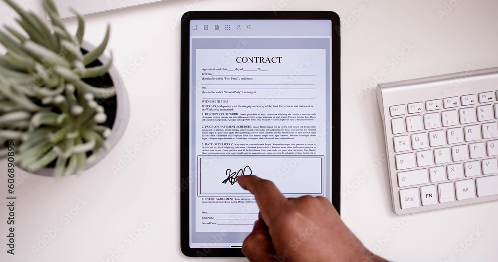 Poster digital signature on contract document online