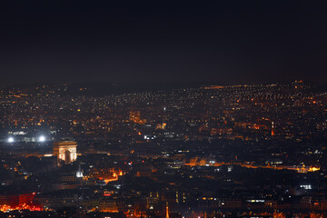 Obraz premium Paris illuminated in the night