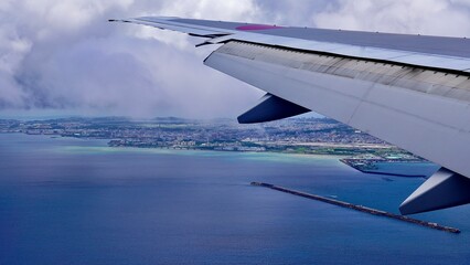 沖縄県那覇空港離陸後の航空写真