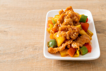Stir fried sweet and sour sauce with pork