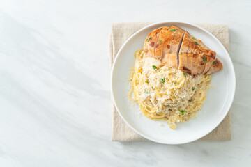 spaghetti white creamy sauce with grilled chicken