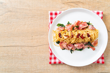 Stir-Fried Spaghetti With Dried Chili And Bacon