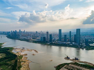 Obraz premium country skyline at dusk