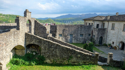 Fototapeta na wymiar Castello del Piagnaro in Italien