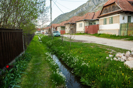 Rimetea is a small village located in Transylvania, Romania. It is situated in the Apuseni Mountains and is known for its picturesque setting and well preserved Hungarian architectural style.