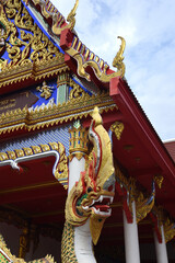 Fototapeta na wymiar Tempel und Buddhafiguren in Rayong, Thailand