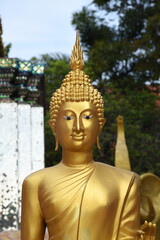 Tempel und Buddhafiguren in Rayong, Thailand