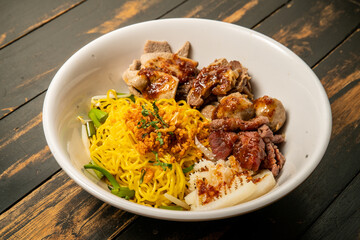 thai yellow noodle  spicy meat