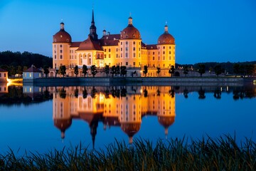 Plakat Moritzburg Castle in the evening in Saxony, Germany