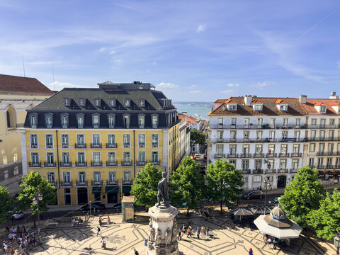 Lisbon / Portugal - 7 May 2023: Cam&otilde;es Monument in Lu&iacute;s de Cam&otilde;es Square (Pra&ccedil;a Lu&iacute;s de Cam&otilde;es)