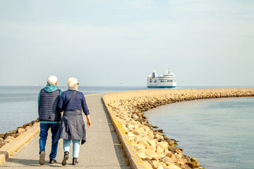 Senioren Paar, Warnemünde, Rostock, Deutschland 