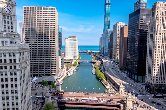 street and riverview scenes in downtown chicago