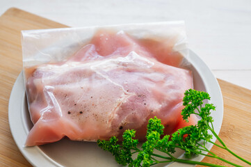 ホエイ液に漬けている豚肩ロース