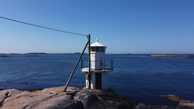 Drone footage from lighthouses and ilands north of H&ouml;n&ouml; harbour. H&ouml;n&ouml; is an island just north of Gothenburg.