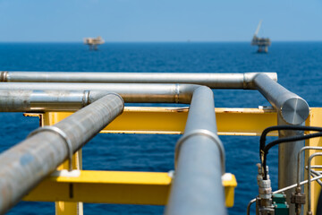4-inch duplex pipes are used to transport gas and oil from offshore wells.